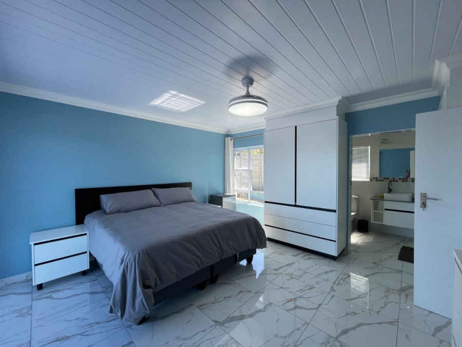5 Bedroom Property for Sale in Dana Bay Western Cape